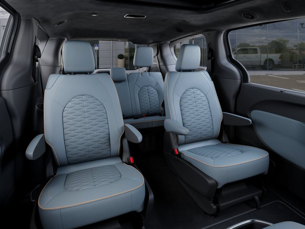 New 2027 Chrysler Pacifica Pinnacle w/ Theater Group FWD image 15