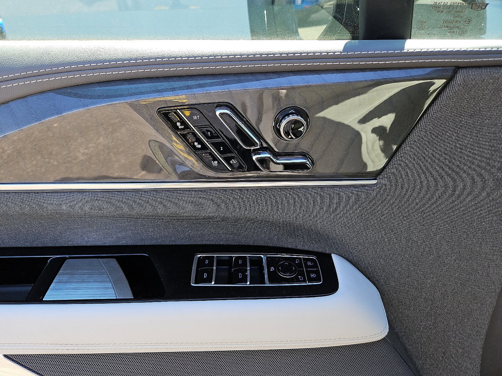 New 2025 Cadillac Escalade IQ Luxury 1 w/ Smart Trailering package image 17