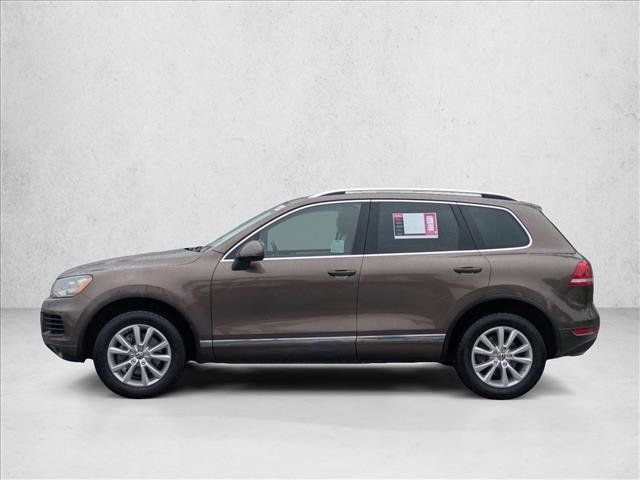 Used 2013 Volkswagen Touareg Sport image 9