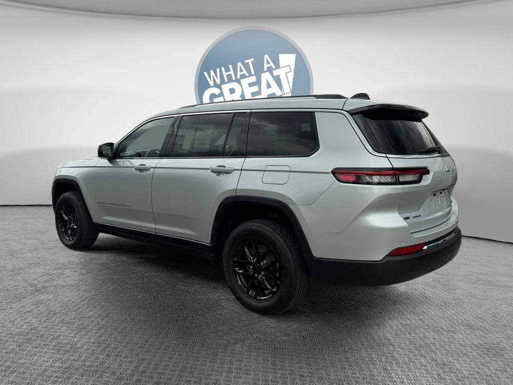 Used 2023 Jeep Grand Cherokee L Laredo w/ Trailer Tow Group (B) AWD/4WD image 6