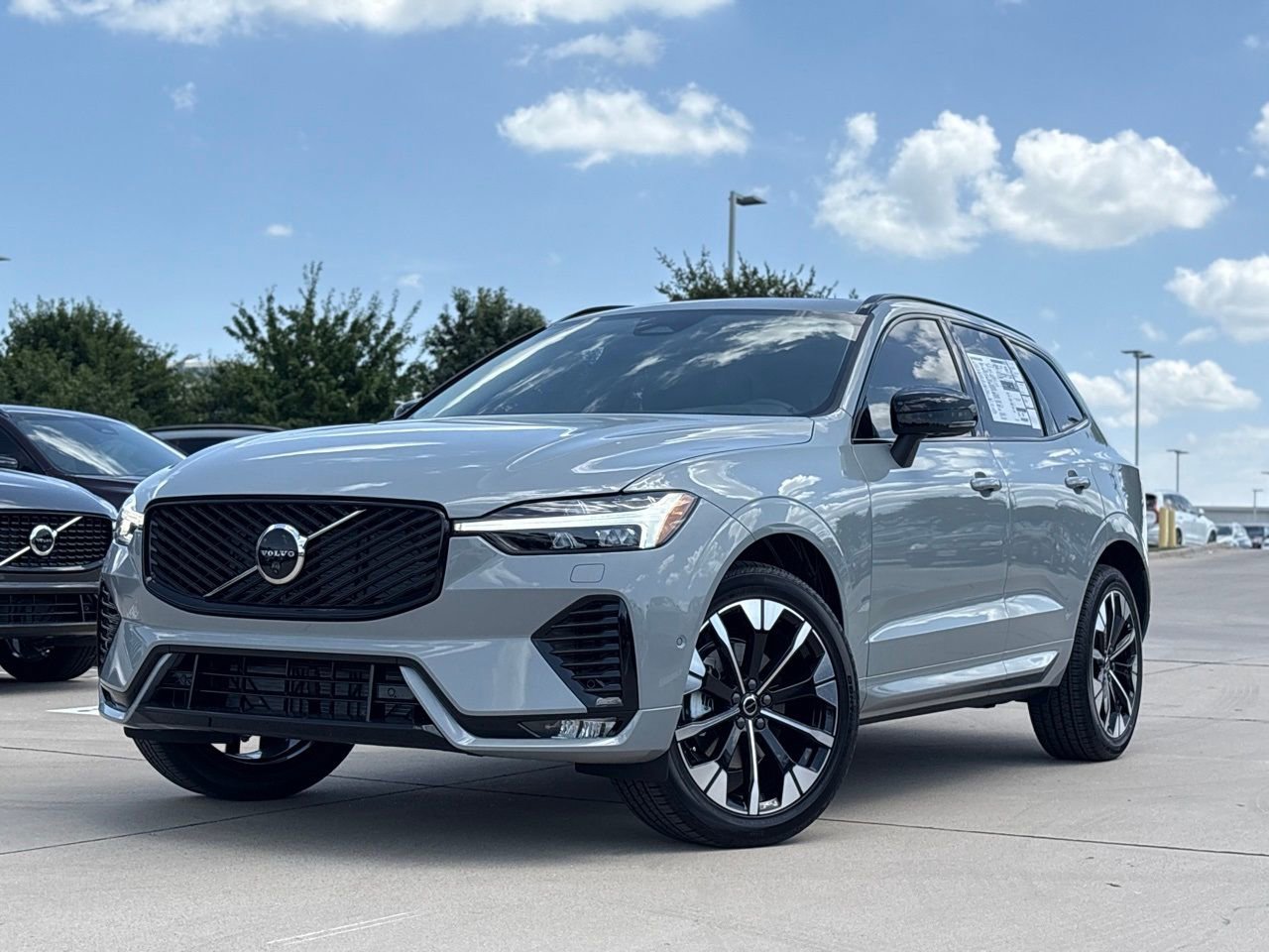 New 2026 Volvo XC60 B5 Plus w/ Protection Package Premier video 1
