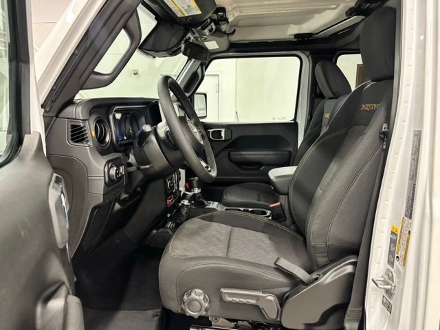 Used 2026 Jeep Gladiator Mojave AWD/4WD image 16