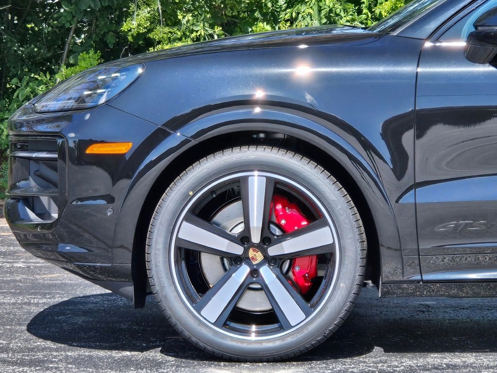 New 2026 Porsche Cayenne GTS image 11