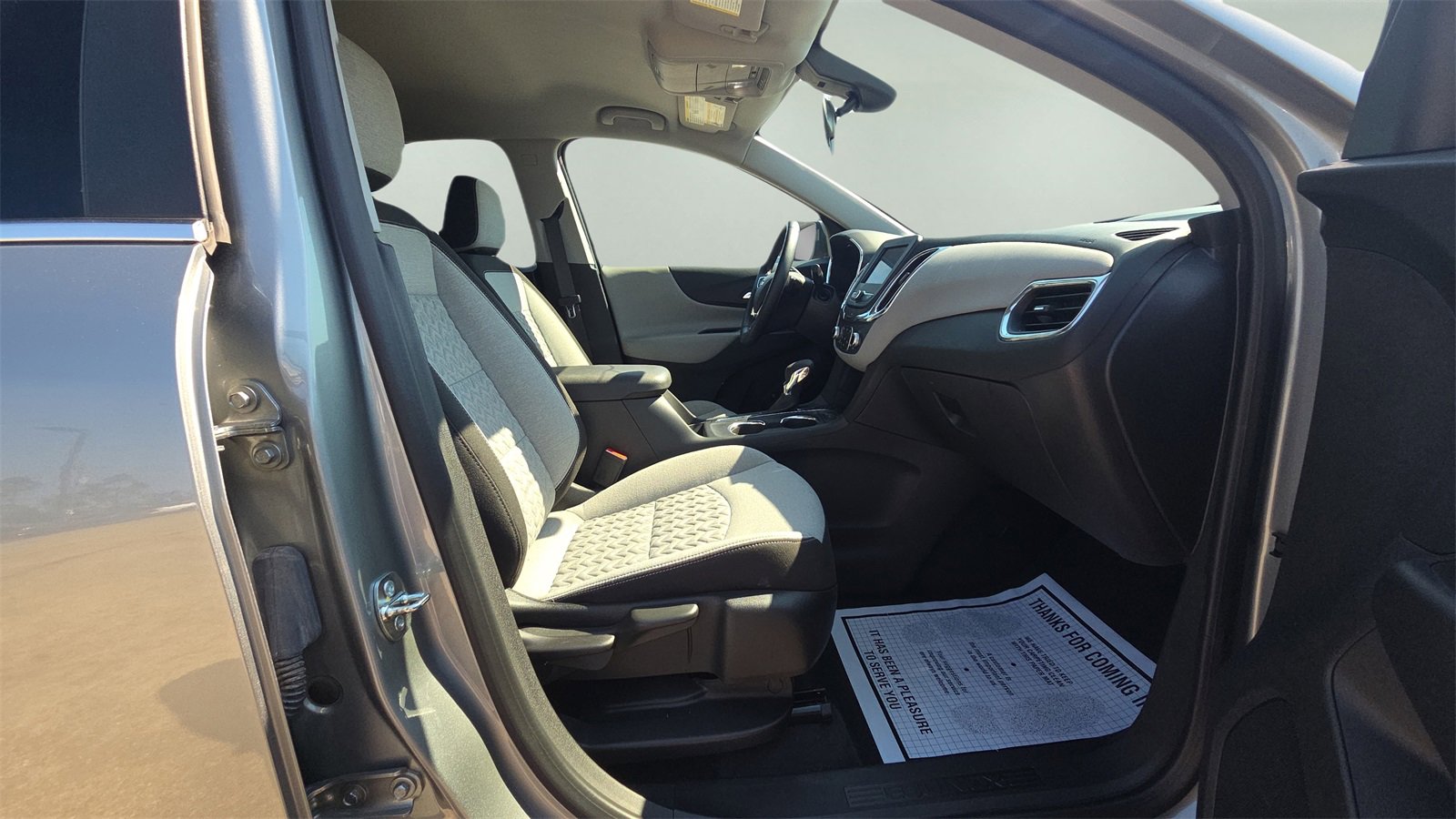 Used 2023 Chevrolet Equinox LT w/ Driver Convenience Package image 13