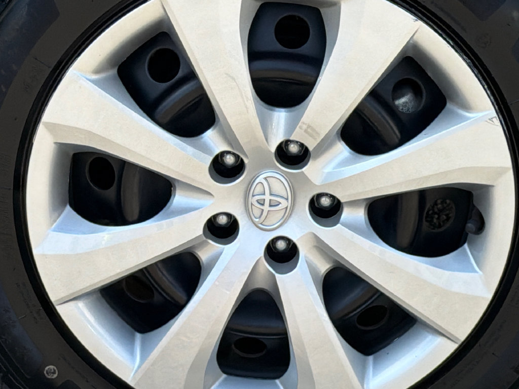 Used 2024 Toyota Corolla LE FWD image 6