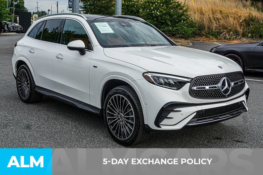 Used 2025 Mercedes-Benz GLC 350e 4MATIC image 4