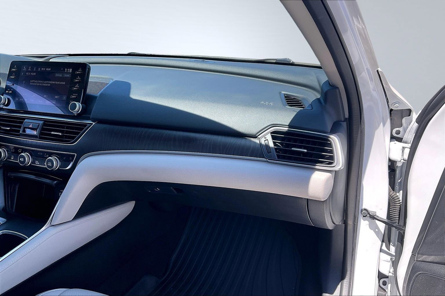 Used 2022 Honda Accord Touring image 15