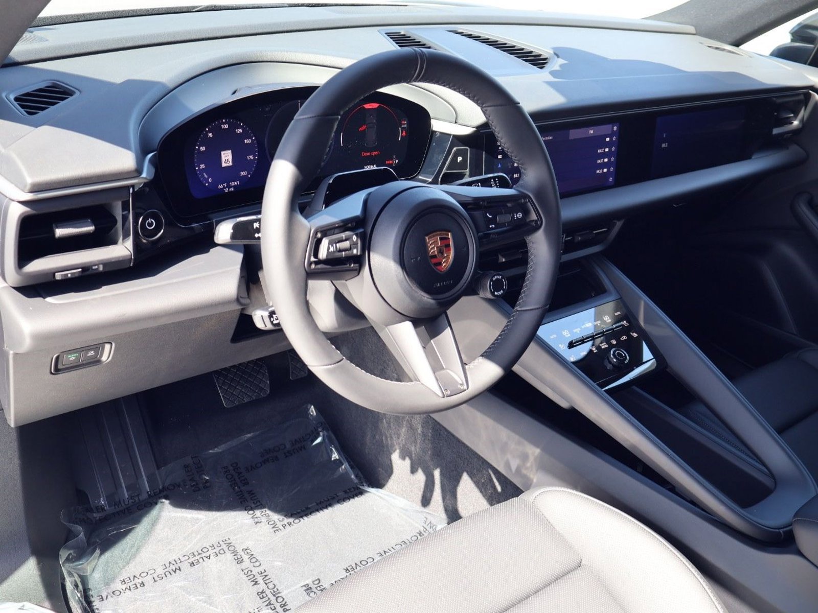 New 2026 Porsche Macan Electric RWD image 4
