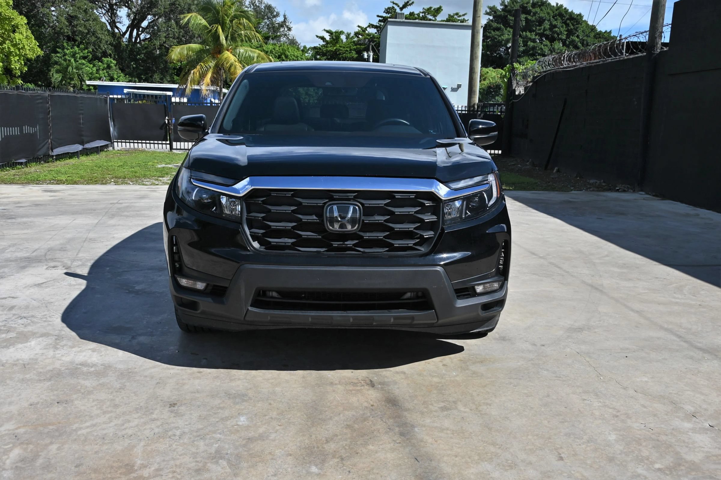 Used 2023 Honda Passport EX-L image 2