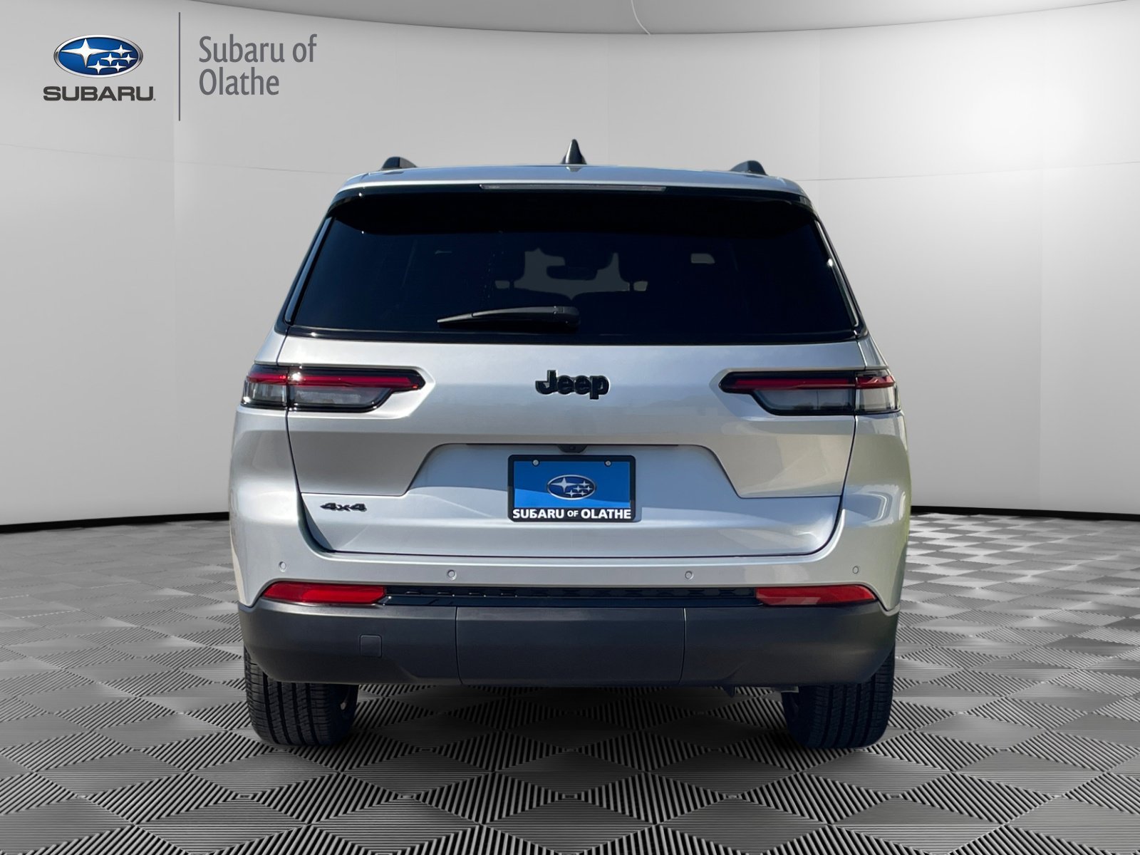 Used 2025 Jeep Grand Cherokee L Altitude image 10