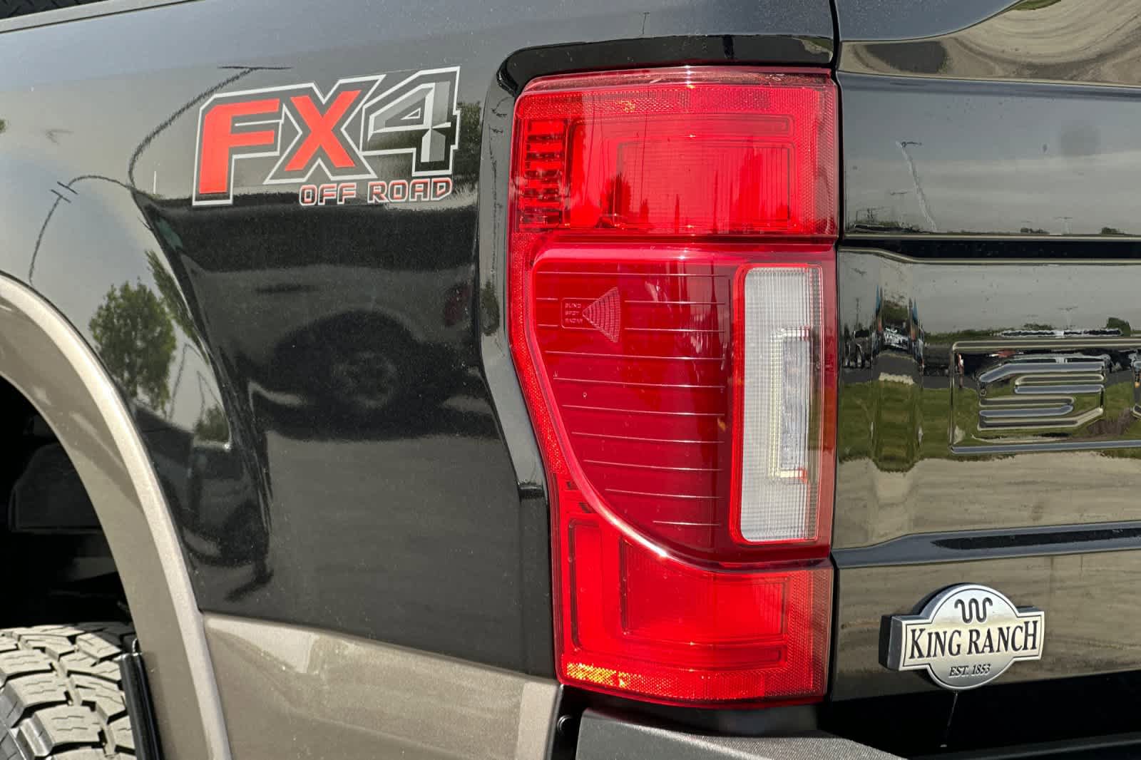 Certified 2022 Ford F350 King Ranch w/ King Ranch Ultimate Package AWD/4WD image 27