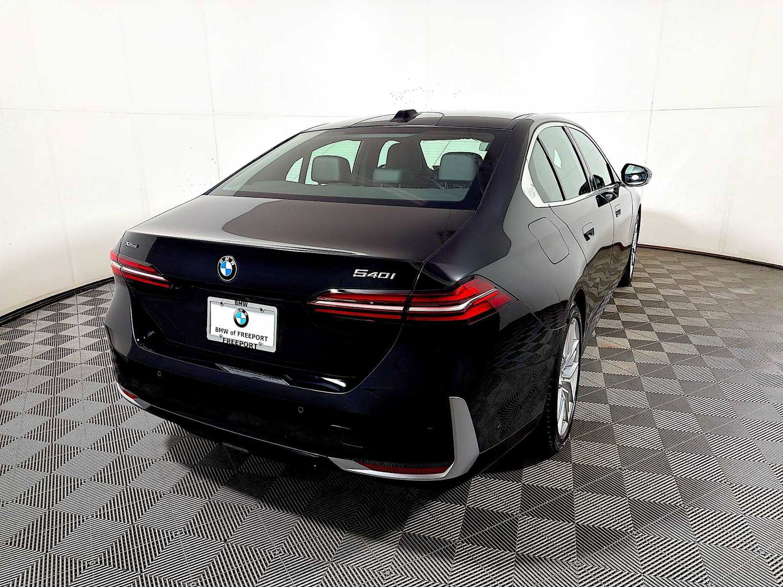 Used 2024 BMW 540i xDrive w/ Convenience Package AWD/4WD image 6