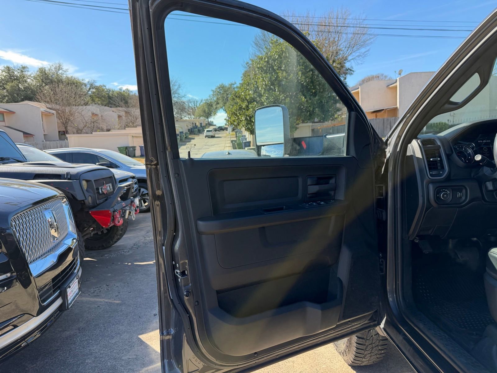 Used 2022 RAM 3500 Tradesman w/ Chrome Appearance Group image 17