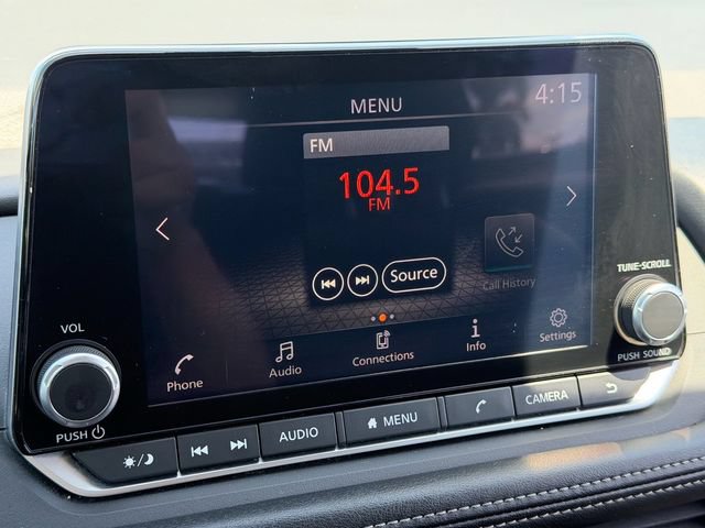 Used 2024 Nissan Rogue S FWD image 23