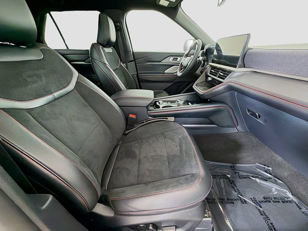 Used 2025 Ford Explorer ST AWD/4WD image 28