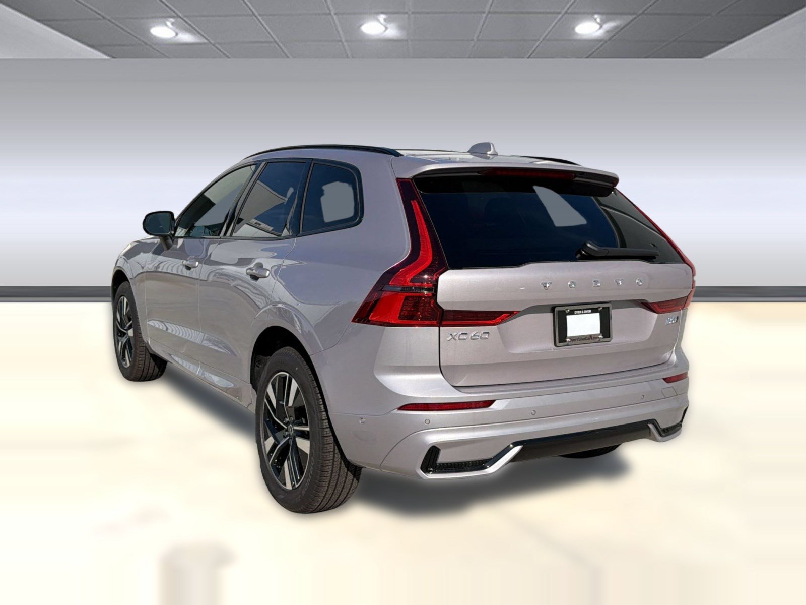 New 2026 Volvo XC60 B5 Plus w/ Climate Package AWD/4WD image 3
