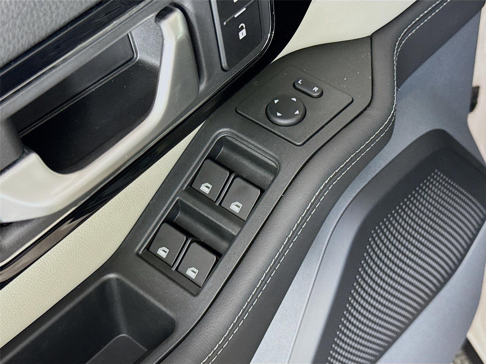 Used 2025 INEOS Grenadier Fieldmaster Edition image 18