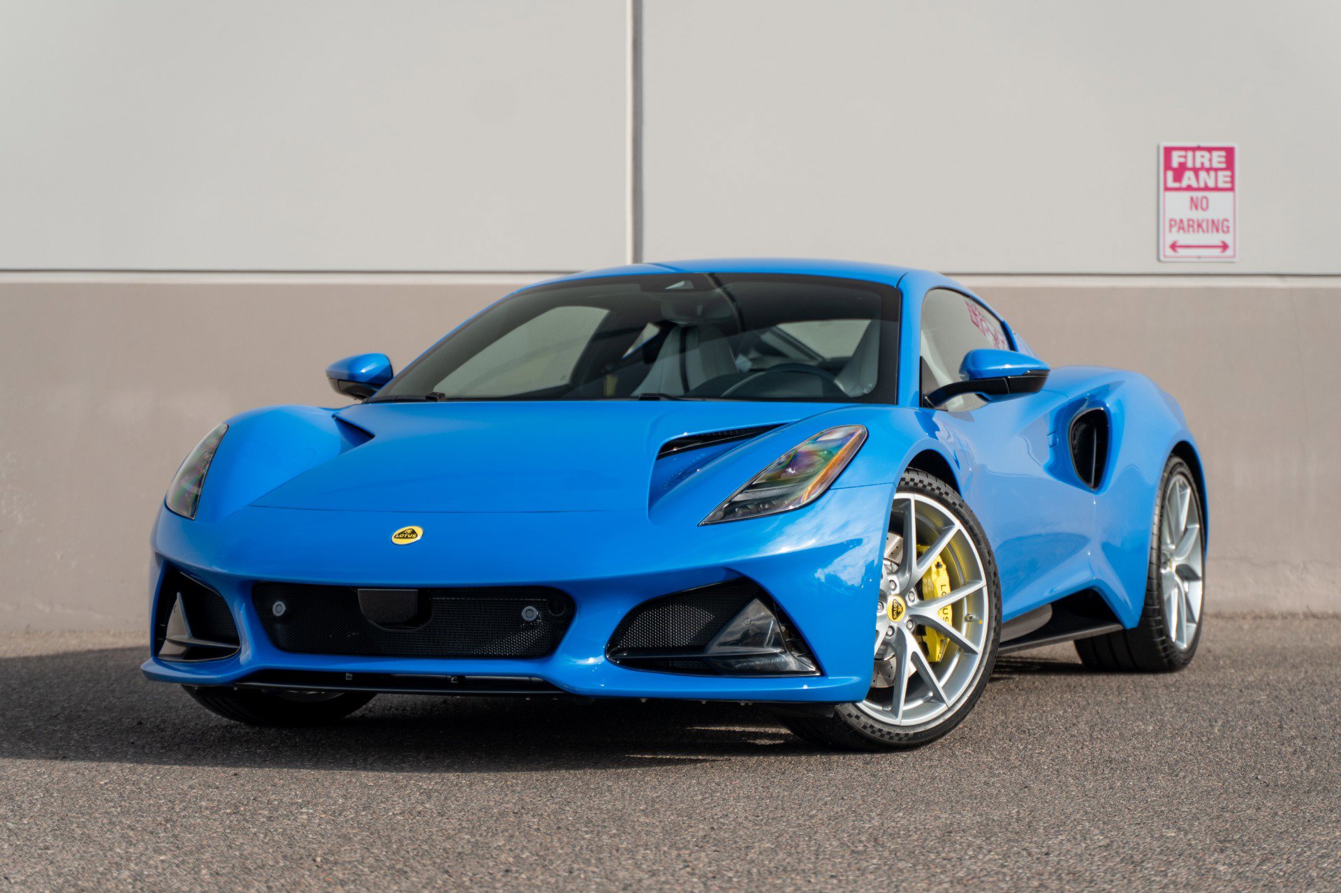 New 2026 Lotus Emira SE image 2