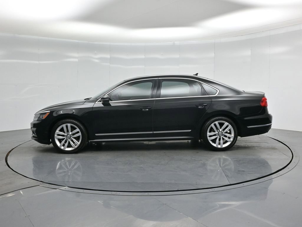 Used 2016 Volkswagen Passat 3.6 SEL Premium image 27