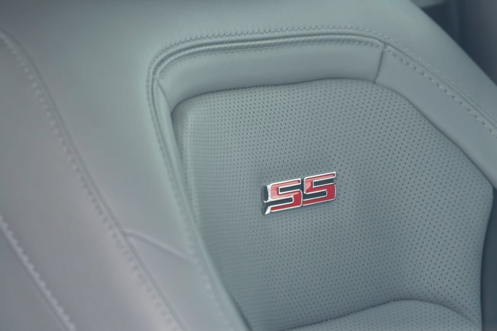Used 2018 Chevrolet Camaro SS w/ LPO, Ground Effects Package RWD image 55