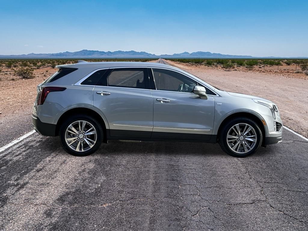 Certified 2025 Cadillac XT5 Premium Luxury image 4