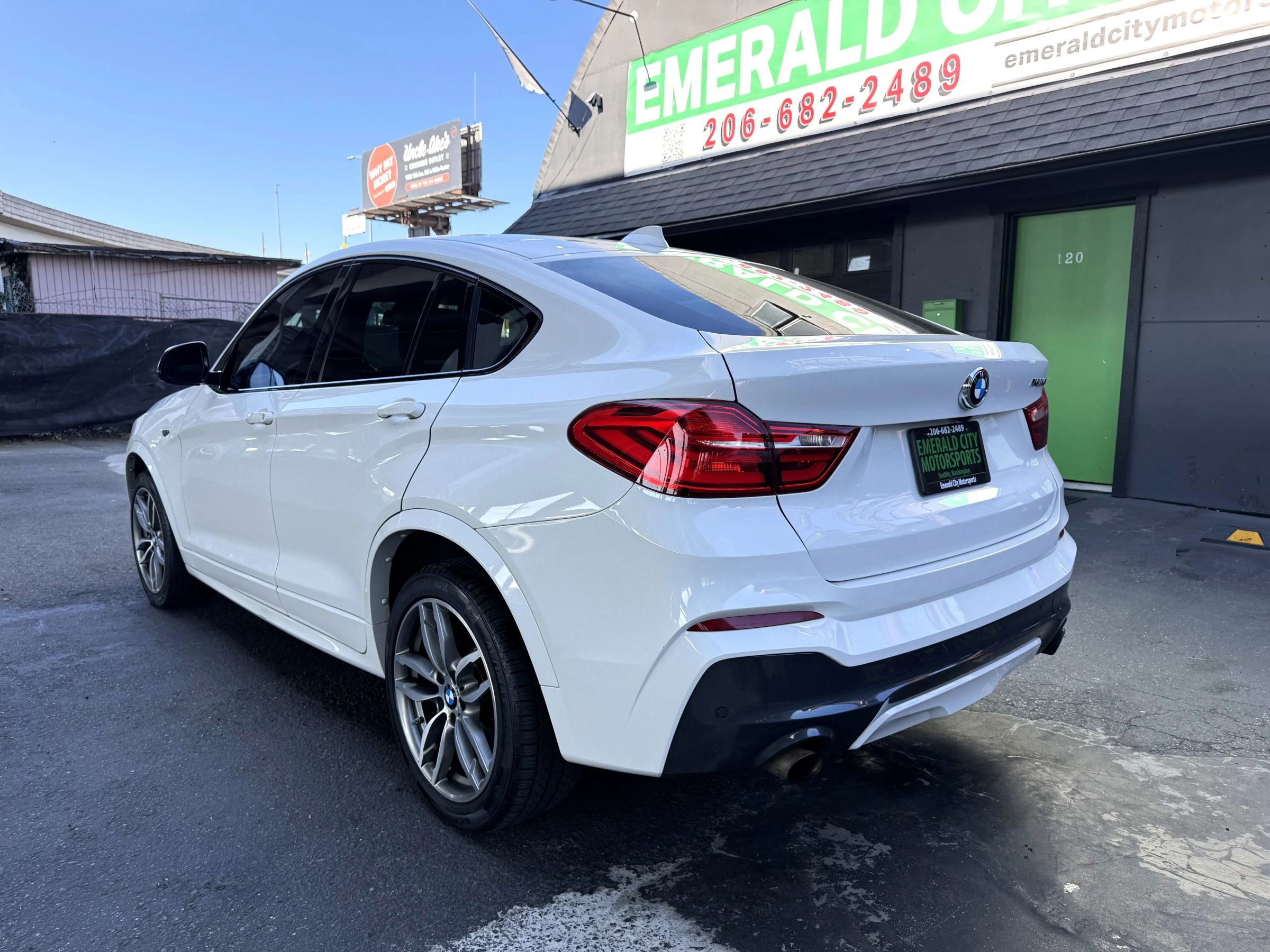 Used 2017 BMW X4 M40i w/ Technology Package image 6