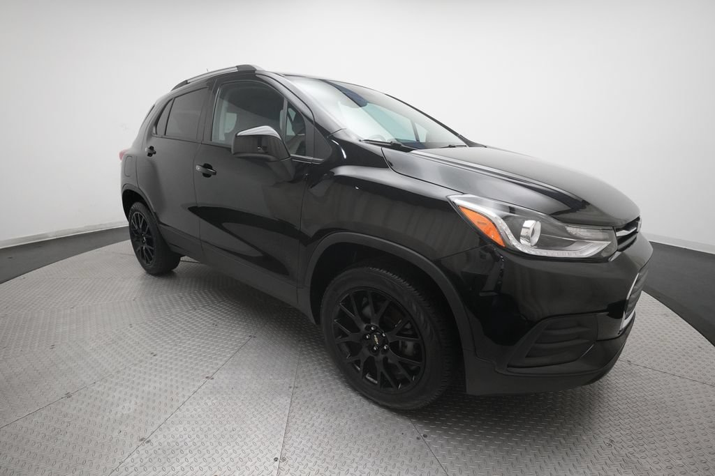 Used 2022 Chevrolet Trax LT w/ Midnight Edition AWD/4WD image 35