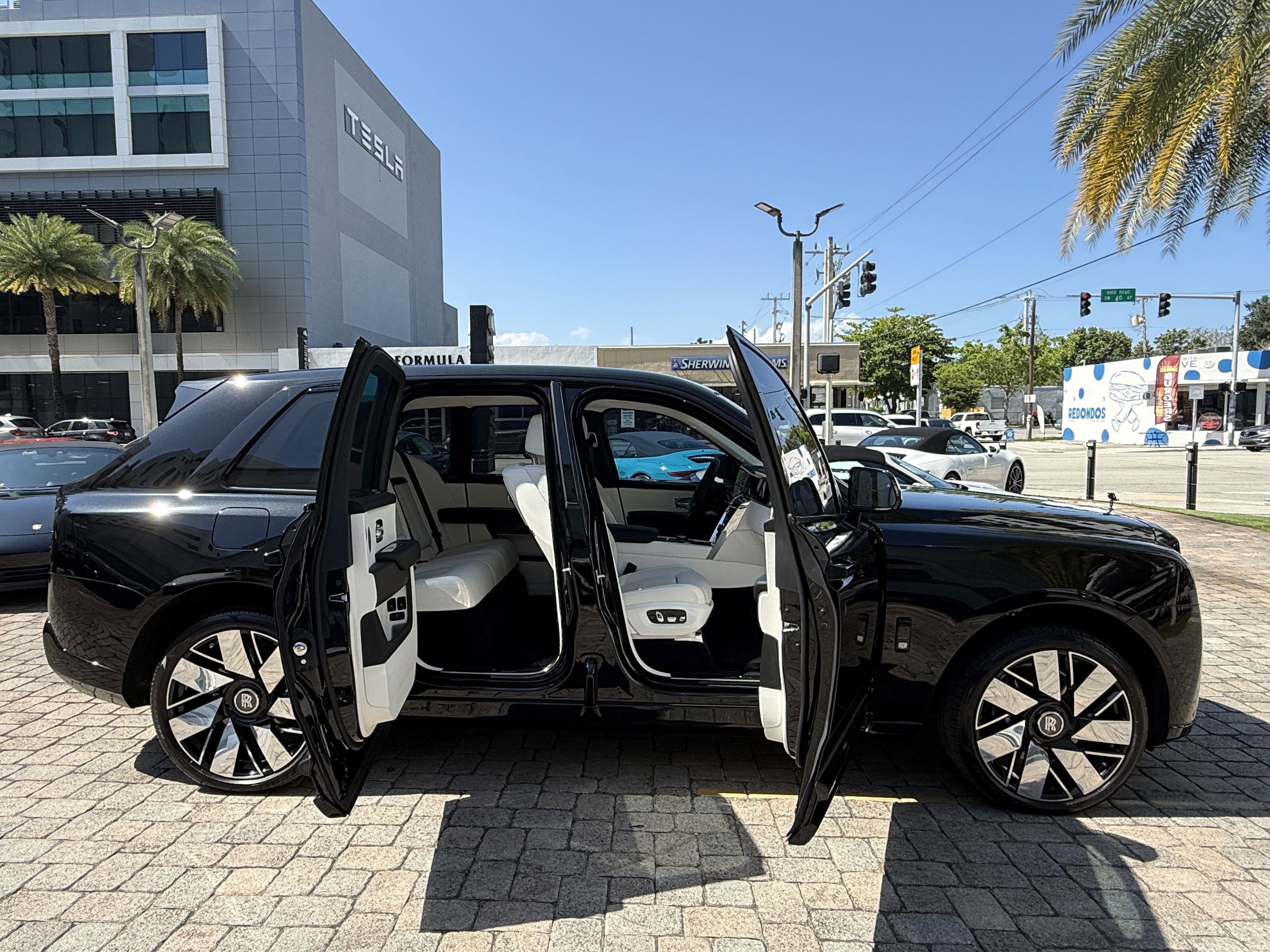 Used 2026 Rolls-Royce Cullinan AWD/4WD image 8