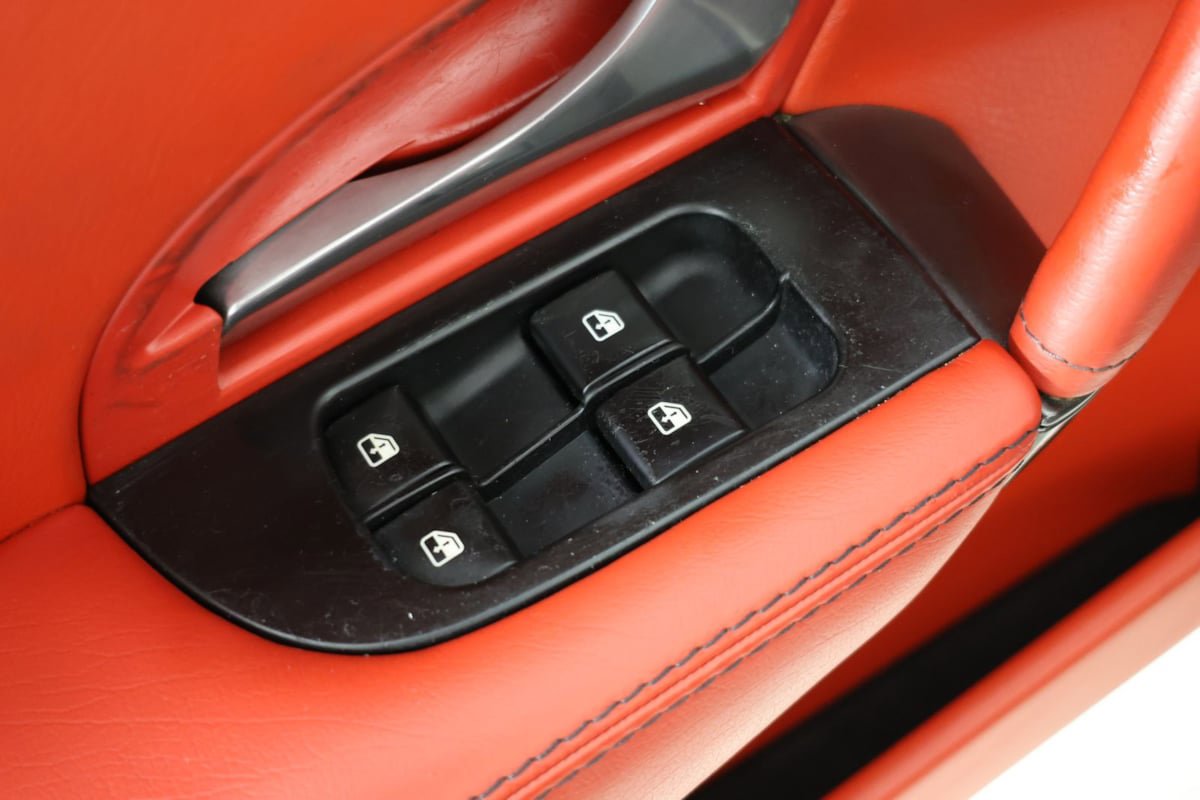 Used 2017 Maserati GranTurismo Convertible RWD image 17
