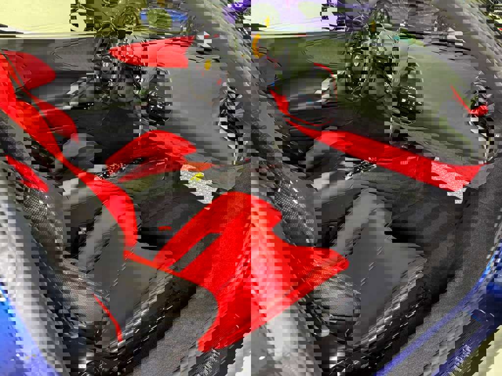 Used 2023 Ferrari SF90 Spider image 20