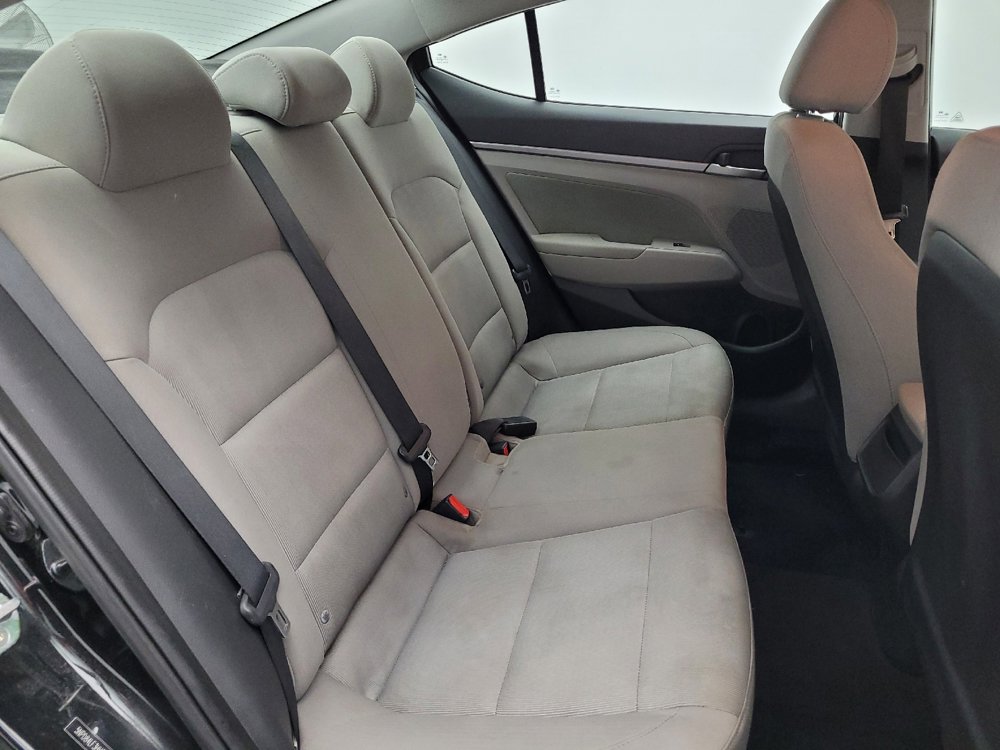 Used 2017 Hyundai Elantra SE image 19