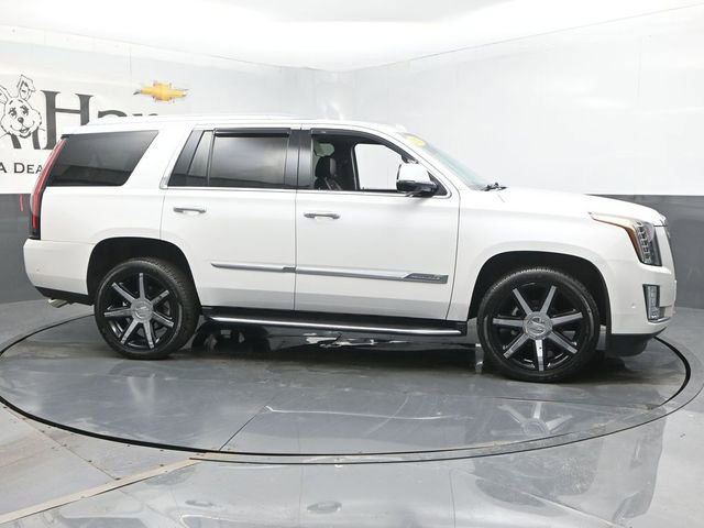 Used 2017 Cadillac Escalade Premium Luxury image 1