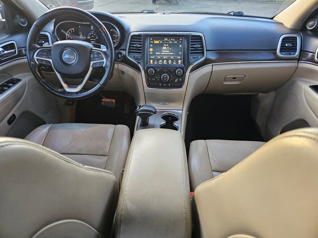 Used 2015 Jeep Grand Cherokee Limited w/ Luxury Group II image 16