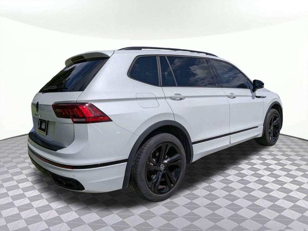 Used 2023 Volkswagen Tiguan SE R-Line FWD image 3