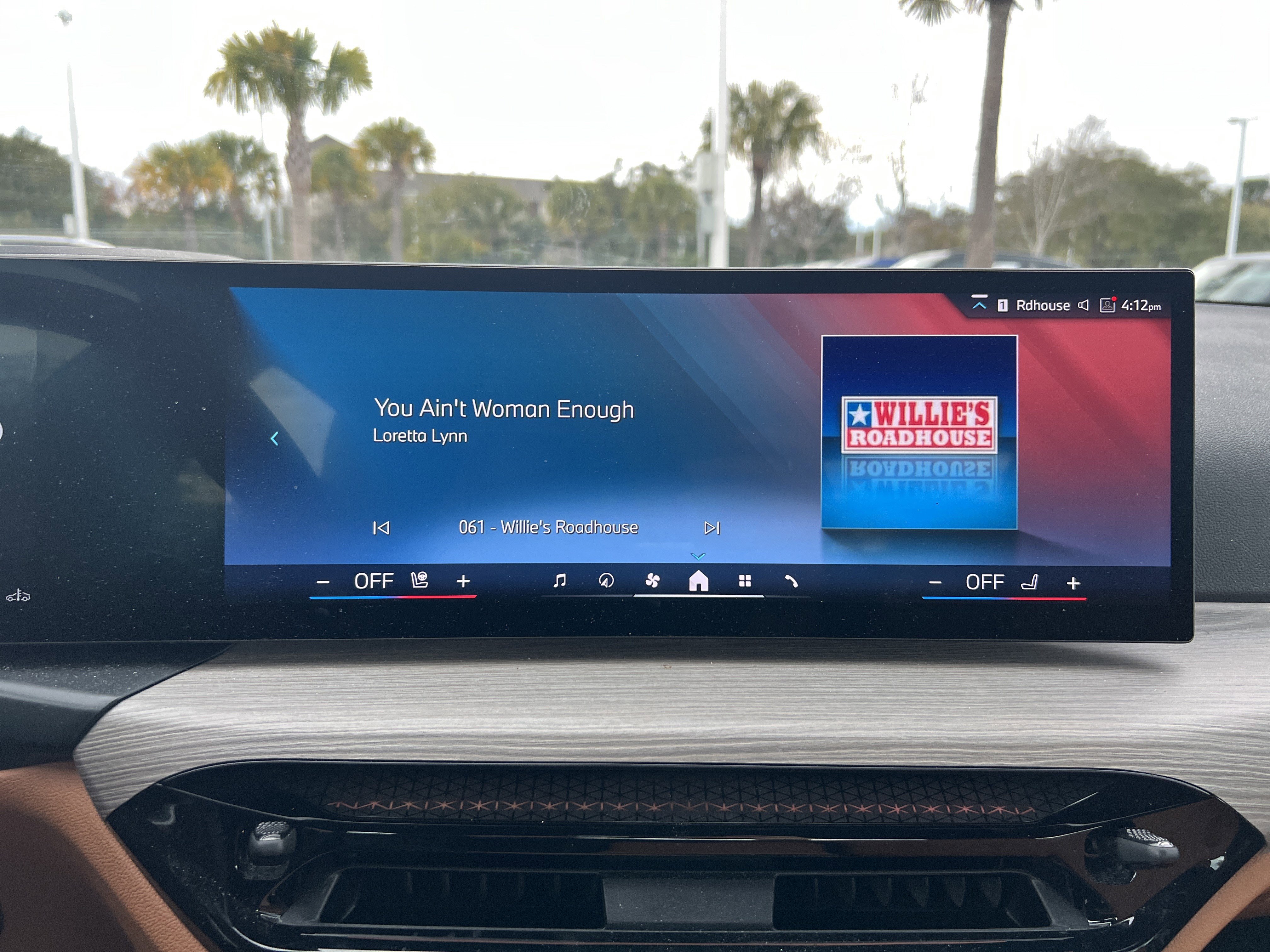 Certified 2025 BMW 330i Sedan image 23