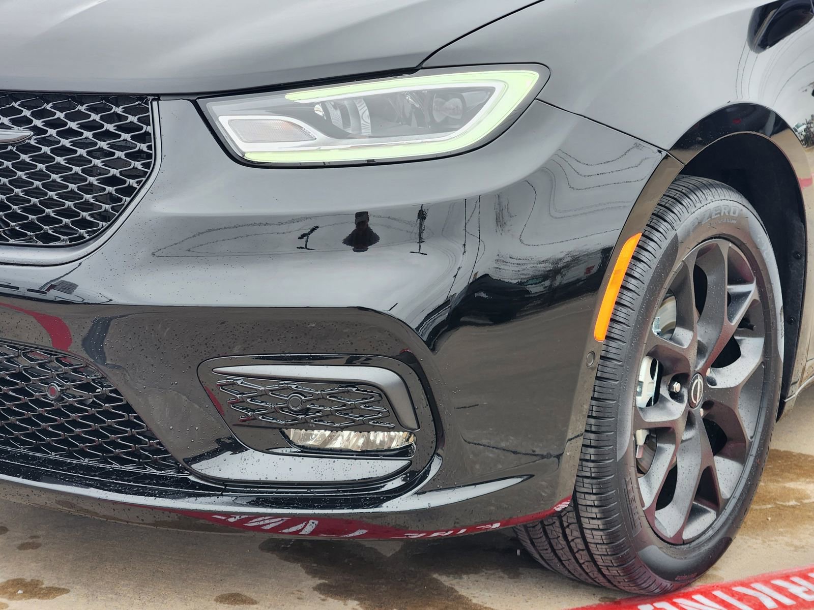 New 2026 Chrysler Pacifica Select w/ S Appearance Package image 9