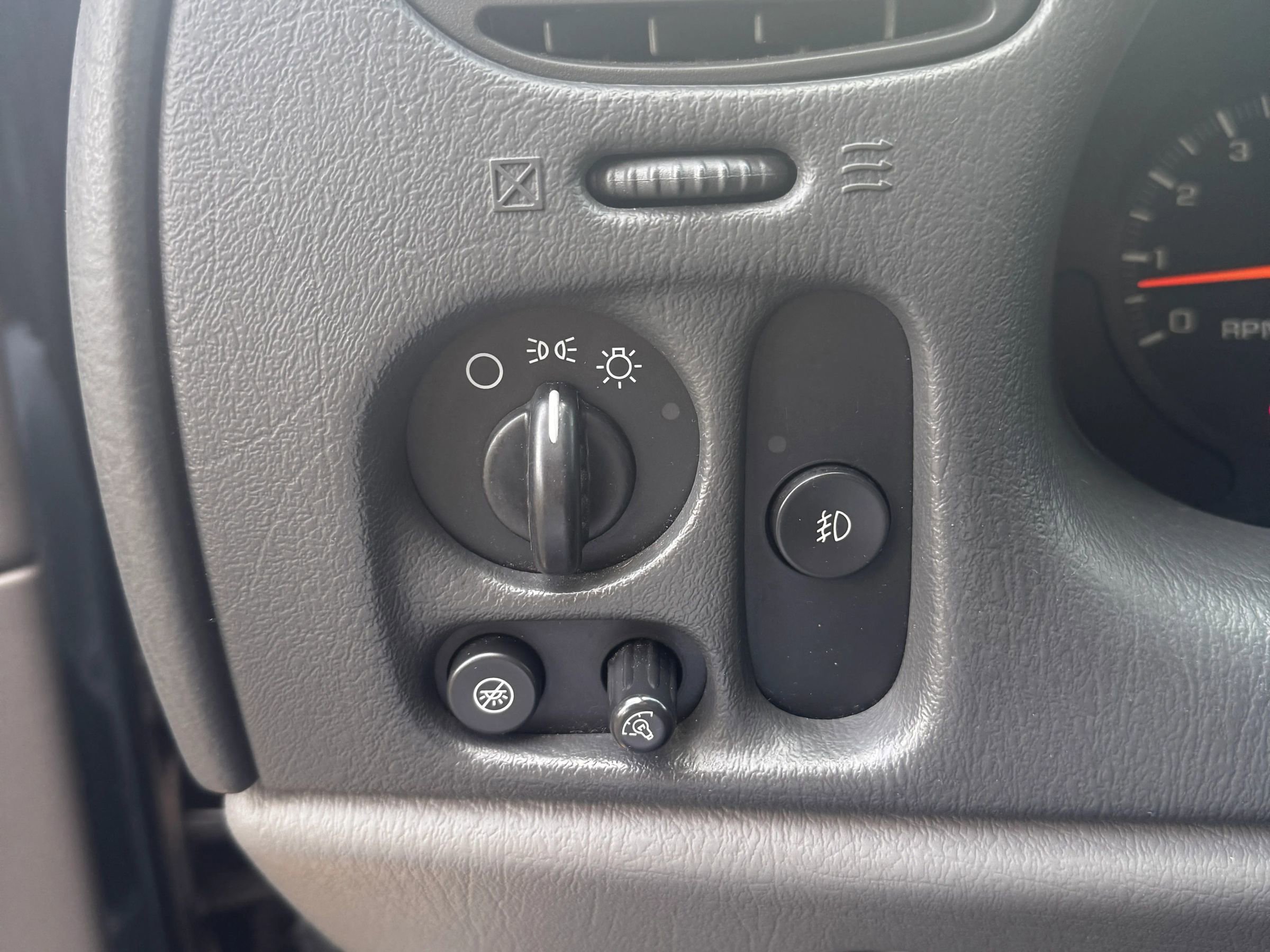 Used 2002 Chevrolet TrailBlazer LTZ image 20