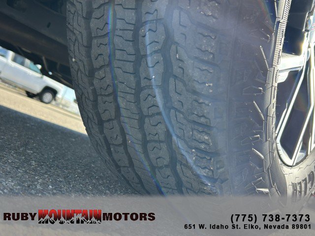 Used 2024 GMC Acadia AT4 w/ Luxury Package AWD/4WD image 30