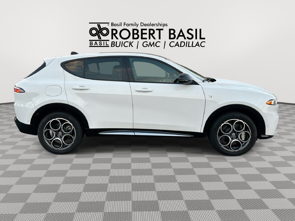 Used 2024 Alfa Romeo Tonale Ti w/ Active Assist Package AWD/4WD image 9