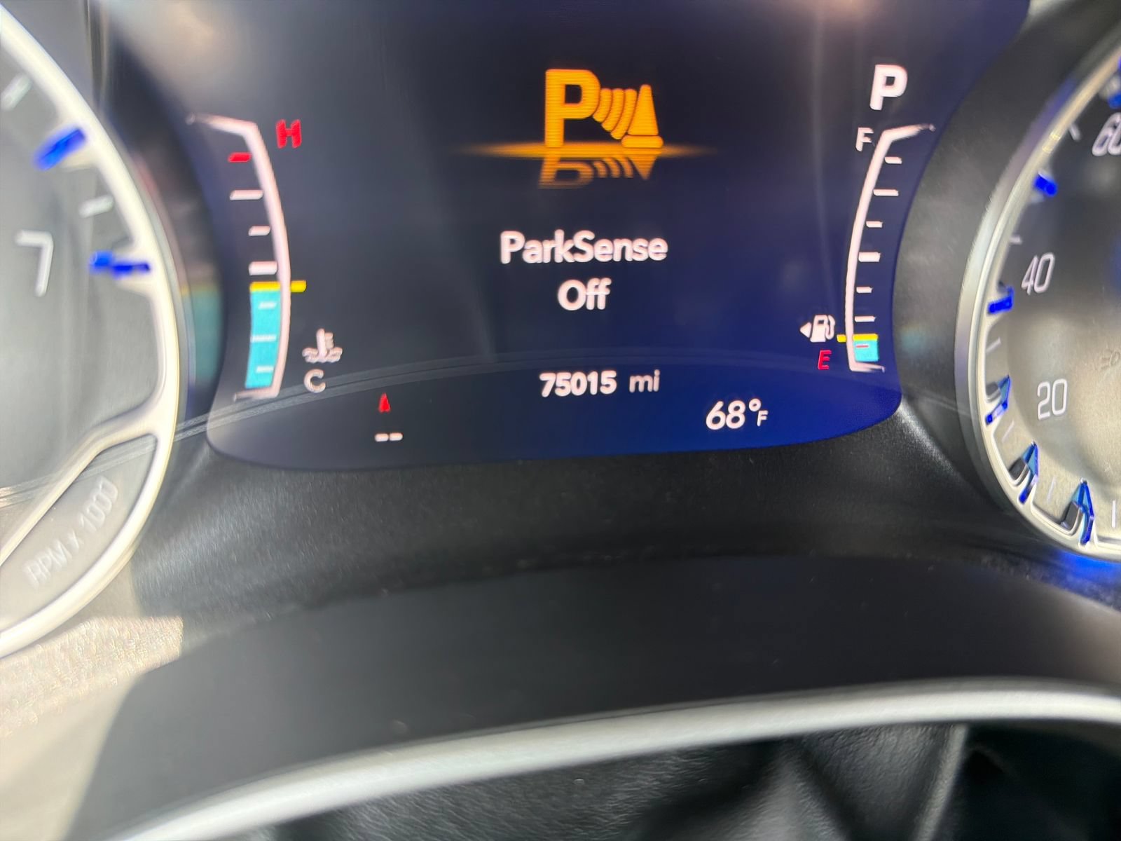 Used 2021 Chrysler Pacifica Touring-L FWD image 17