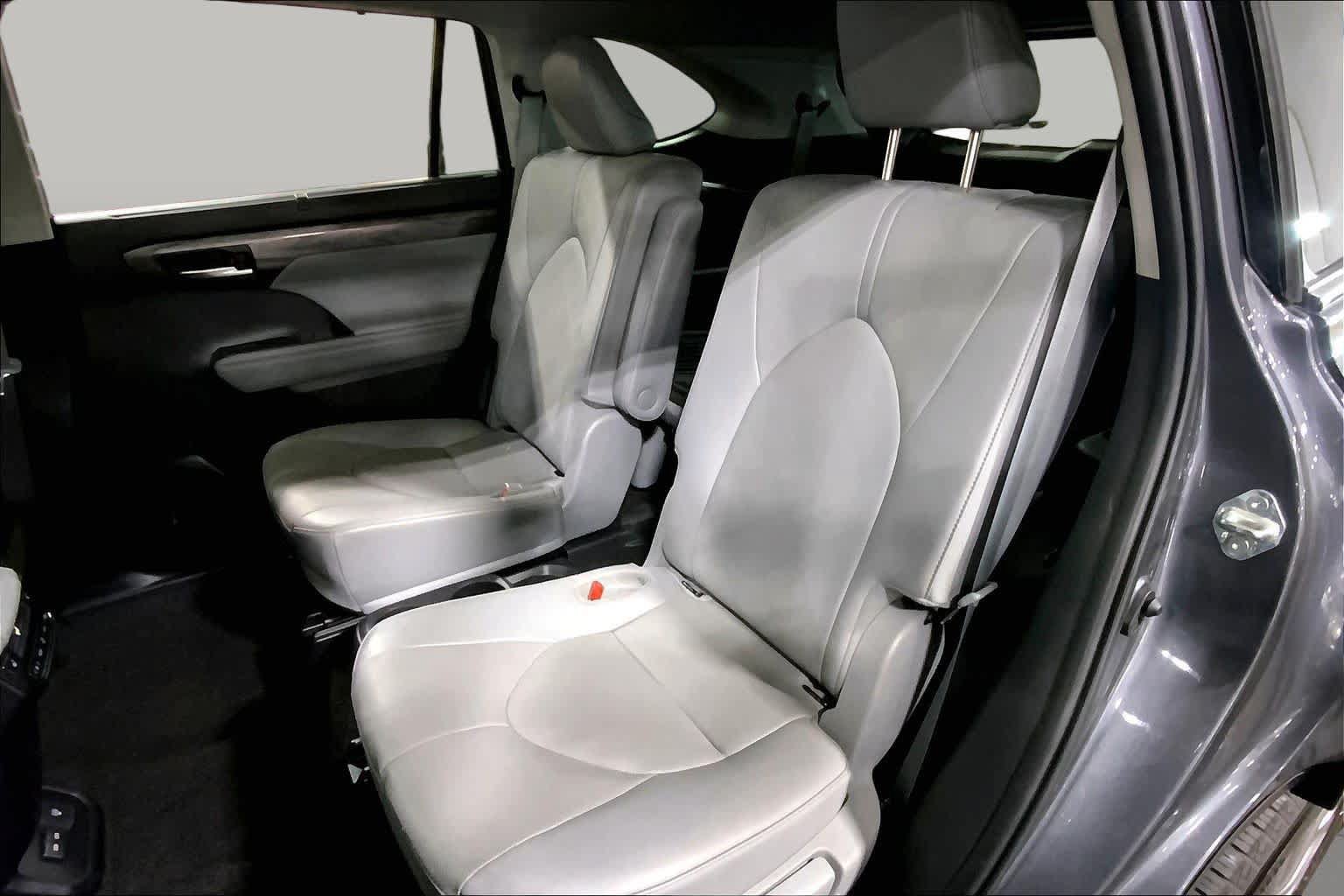 Used 2023 Toyota Highlander Platinum AWD/4WD image 21