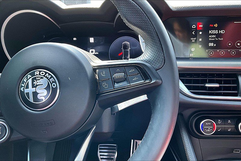 Used 2024 Alfa Romeo Stelvio Veloce AWD/4WD image 18