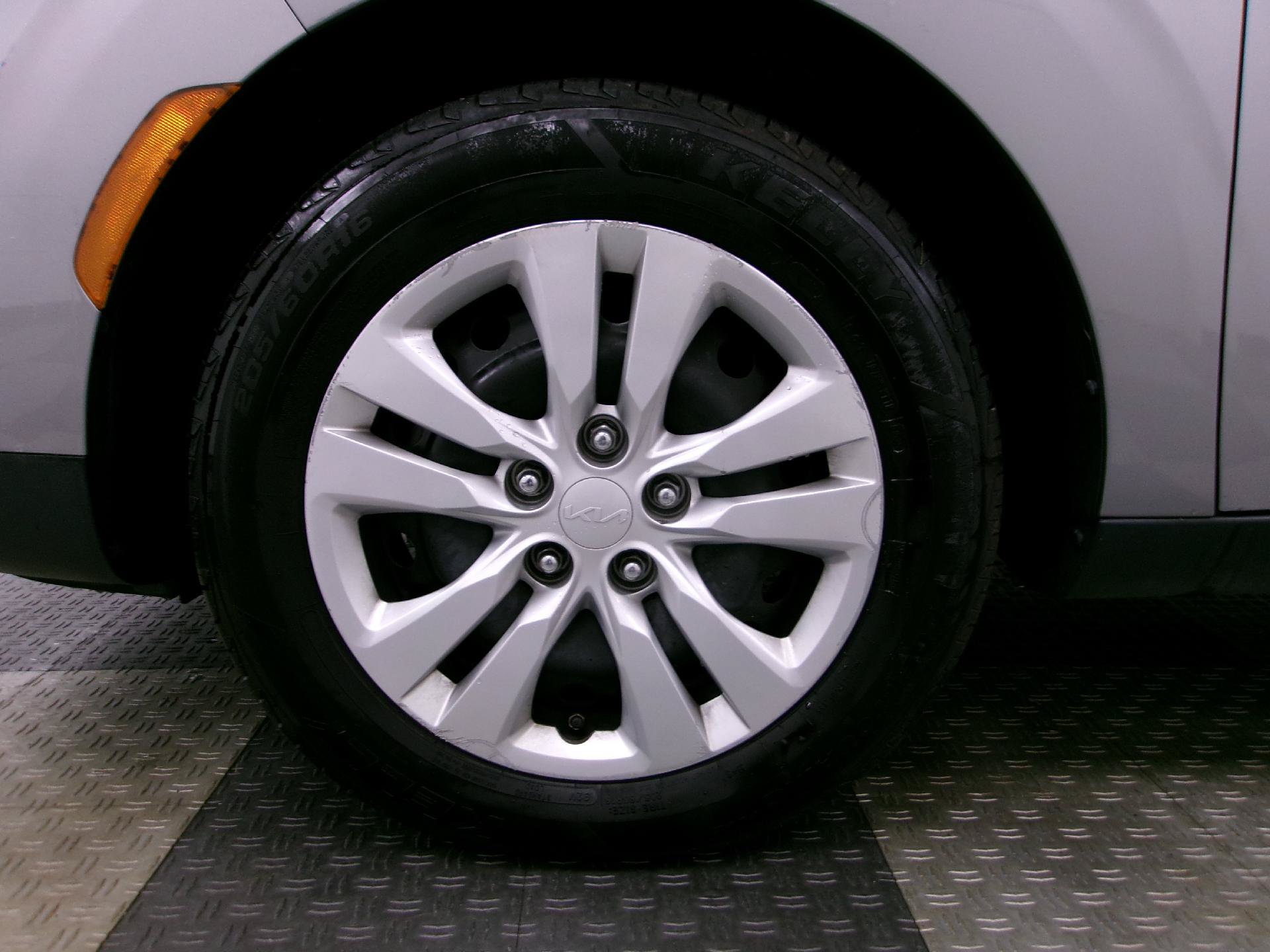 Used 2022 Kia Soul LX FWD image 16