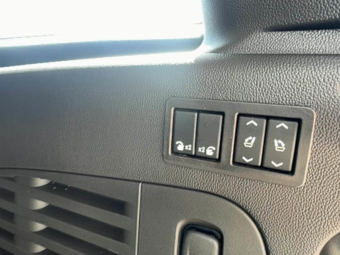 Used 2016 Chevrolet Suburban LTZ AWD/4WD image 11