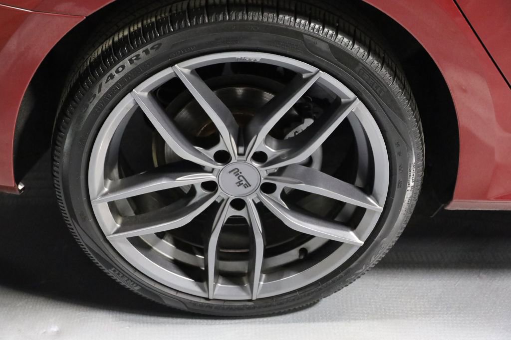 Used 2017 Volkswagen Passat 1.8T SEL Premium image 35