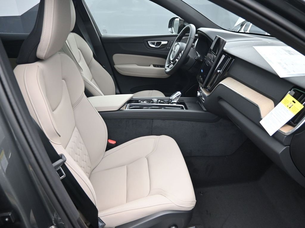 New 2026 Volvo XC60 B5 Plus w/ Climate Package image 37