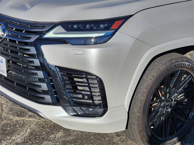 Used 2023 Lexus LX 600 4WD w/ Appearance Package image 8