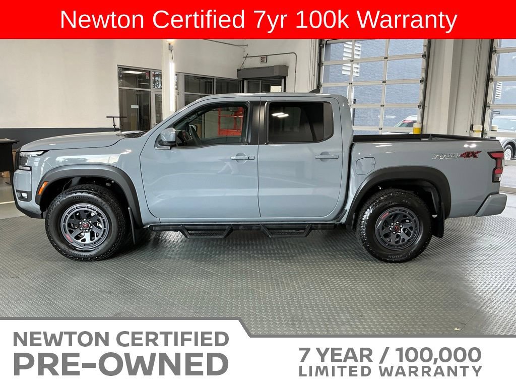 Used 2025 Nissan Frontier PRO-4X AWD/4WD image 3