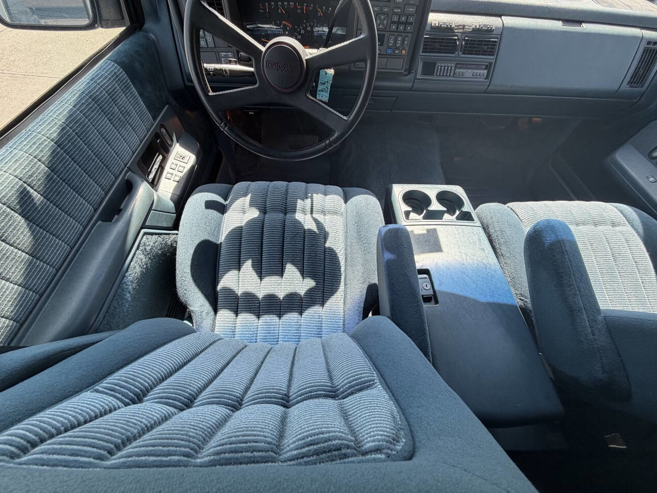 Used 1993 GMC Suburban 2500 image 13