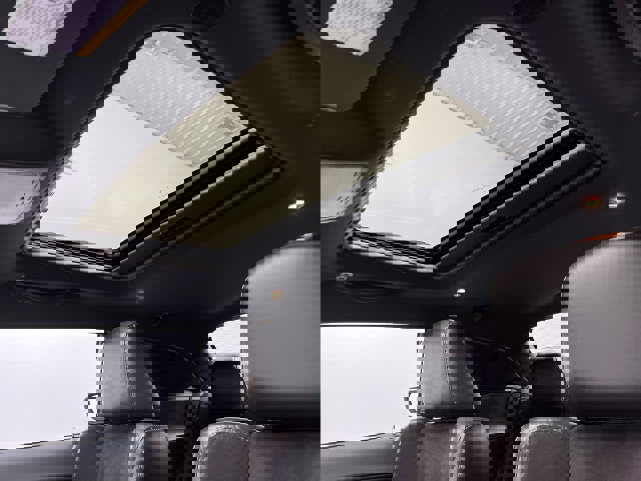 Used 2018 Dodge Challenger R/T Plus RWD image 6